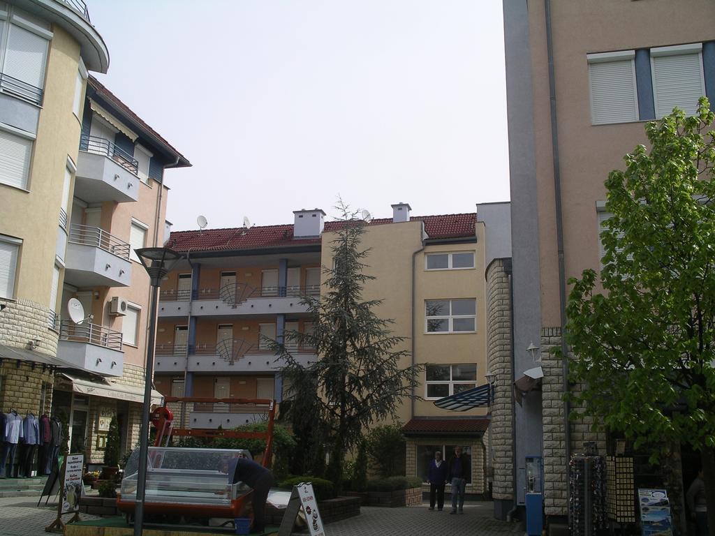 Centrum 2 Apartmanok Hévíz Exterior foto