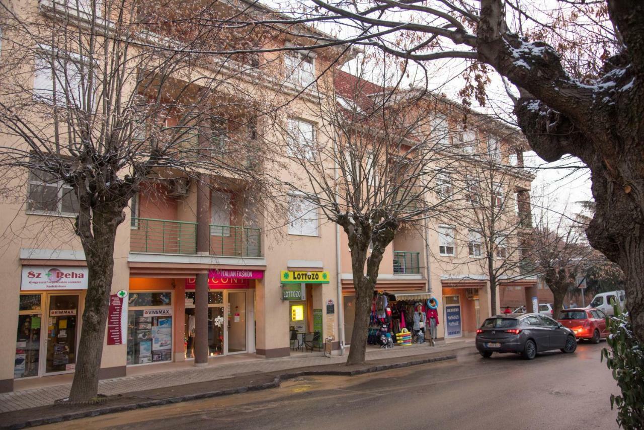 Centrum 2 Apartmanok Hévíz Exterior foto