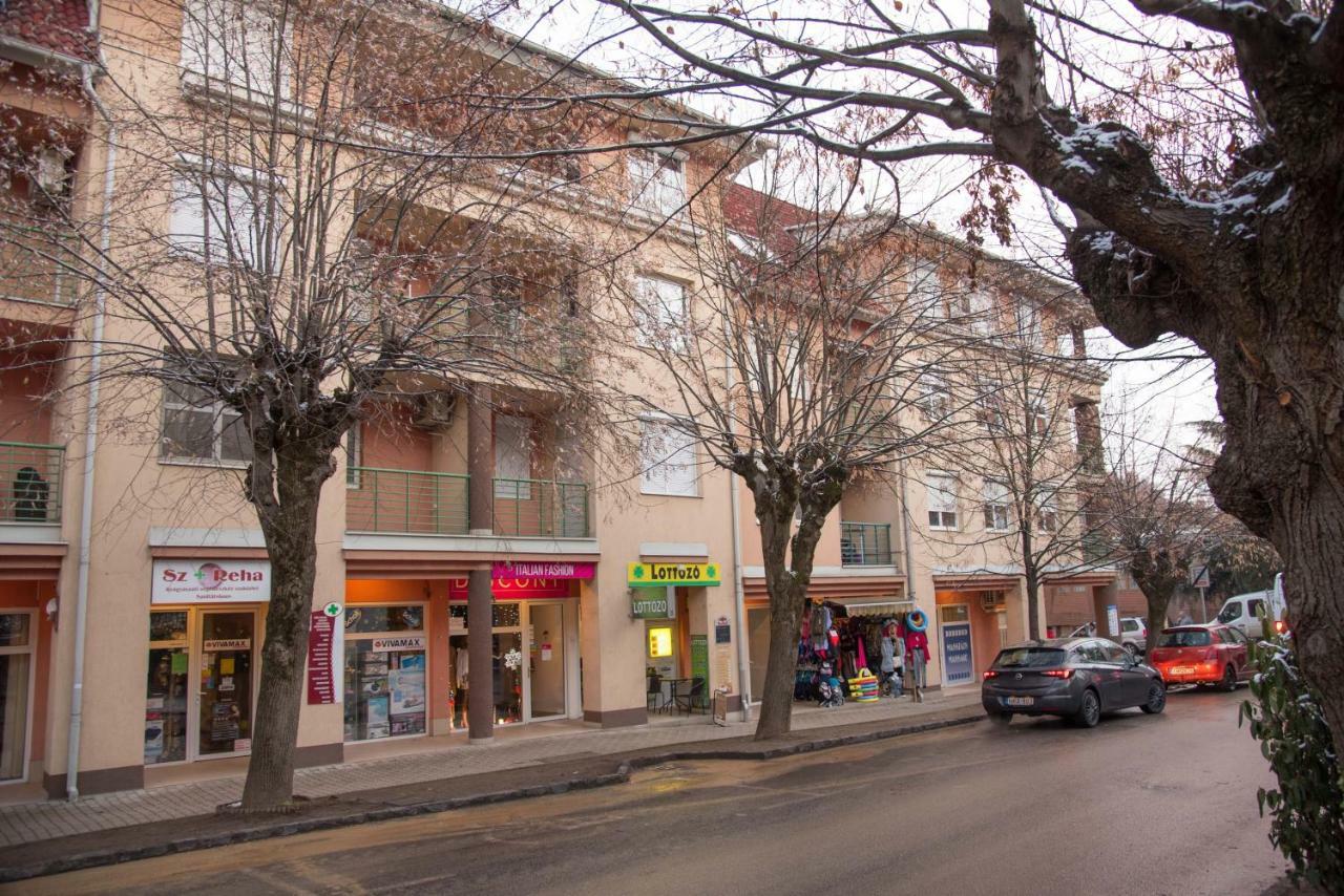 Centrum 2 Apartmanok Hévíz Exterior foto