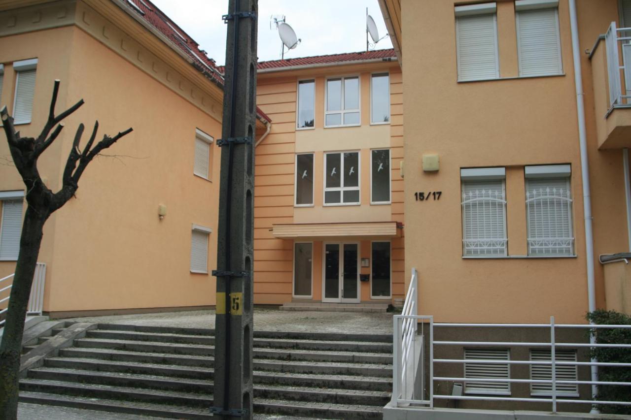 Centrum 2 Apartmanok Hévíz Exterior foto